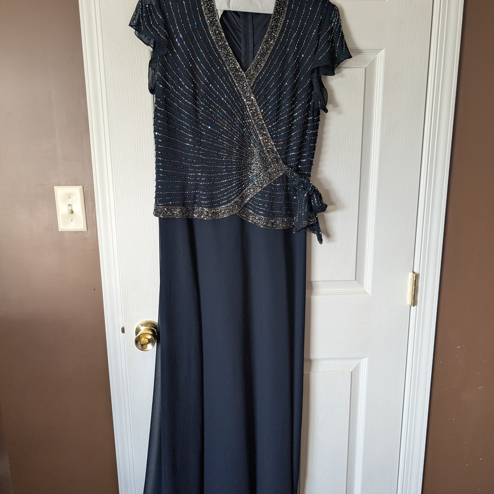 J Kara Formal Navy Dress with Silver Accents Size 8 Mother Of The Bride Groom
